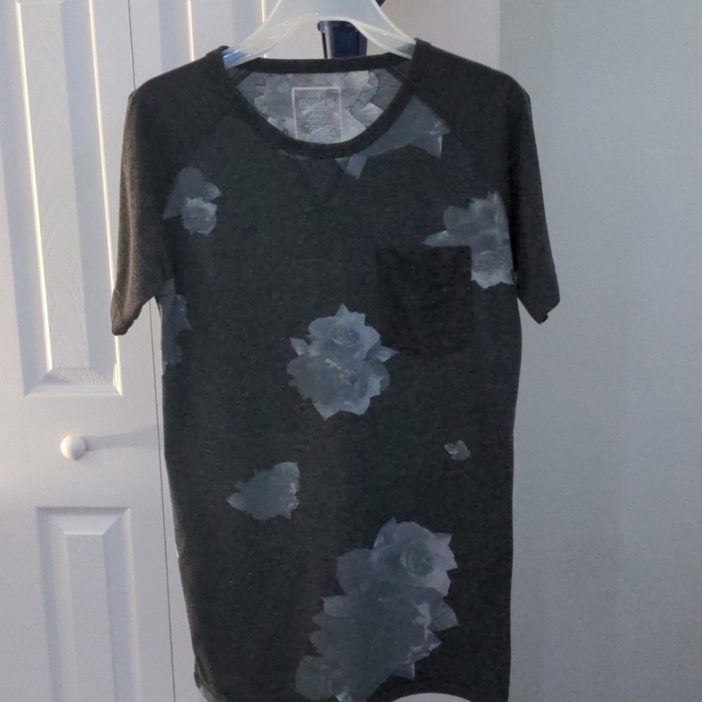 DIKOTOMY - CO.  DARK GRAY Rose T-shirt🌹